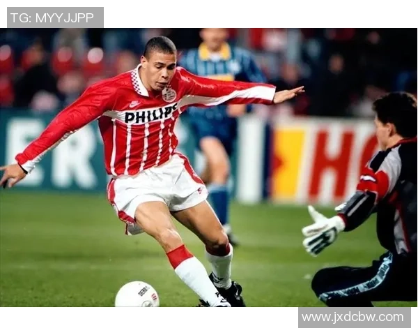 旧时代足球球星排名揭晓经典人物回顾与历史影响力分析