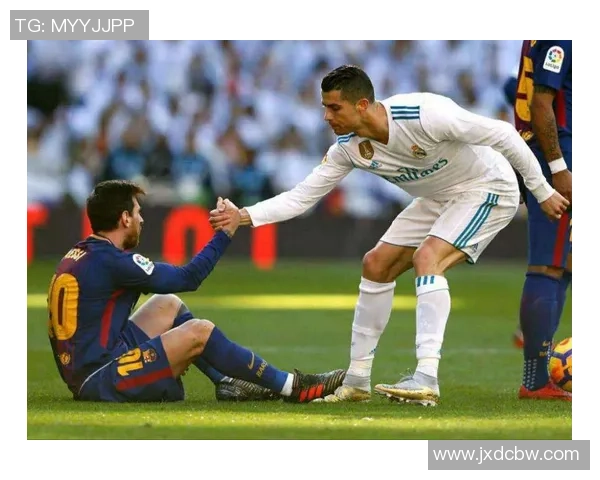 足球巨星混剪精彩瞬间 展现梅西C罗内马尔等球员巅峰时刻