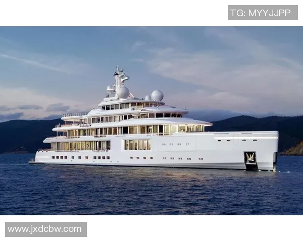 足球巨星豪华游艇生活揭秘 打造海上奢华移动宫殿