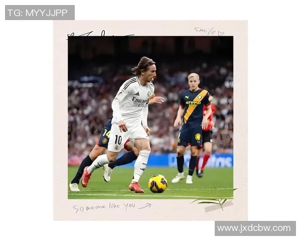 足球技艺精粹：球星如何通过揉球技巧掌控比赛节奏与场面