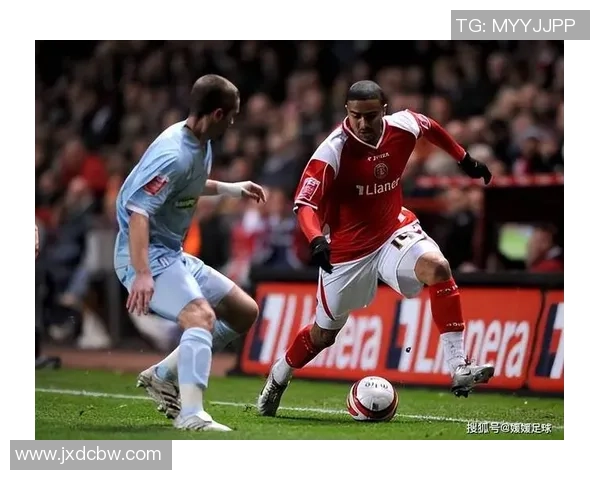足球球星遭遇断球尴尬瞬间 谁才是真正的防守大师